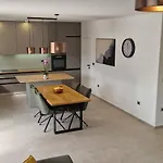 فيلة Leo بوريتش